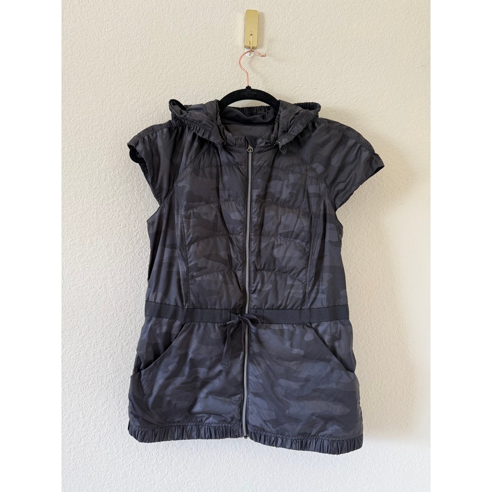 Lululemon Spring Fling Puffy Black Lotus Camo Hooded Down Vest Size 6 Gorpcore